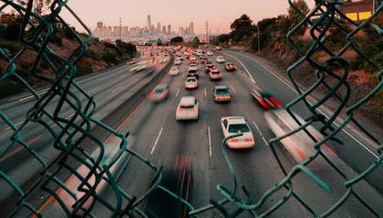 九游网页版：把游戏世界搬进你的指尖